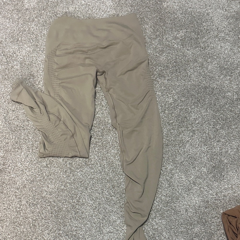 Alphalete leggings